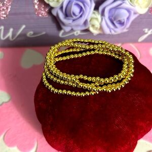 Set de pulseras 17 k gold plated son elasticas